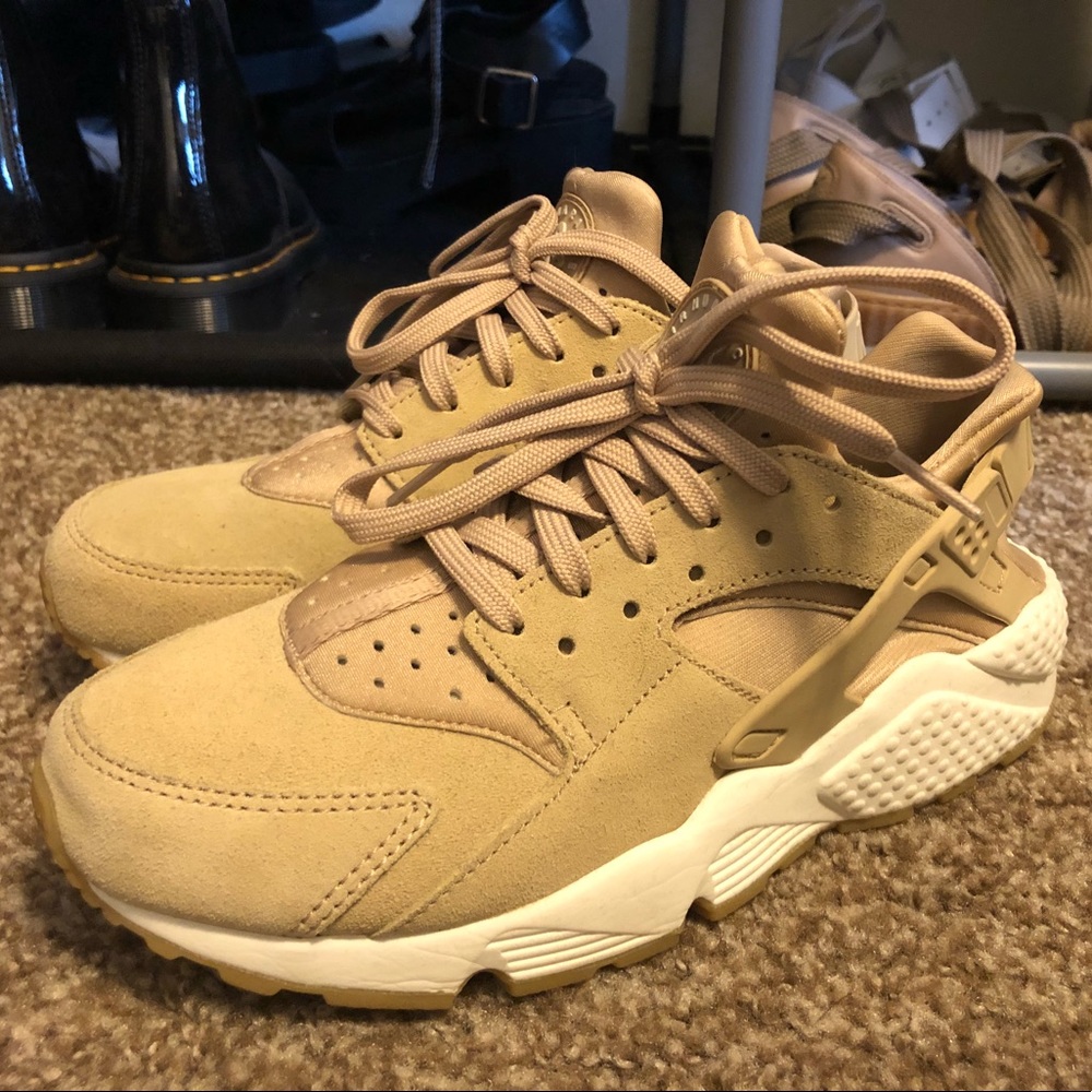 Nike Huaraches, Brand New!
